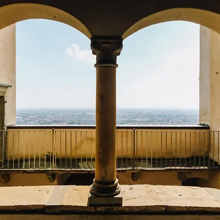 La Loggia Sulle Mura Apartment *